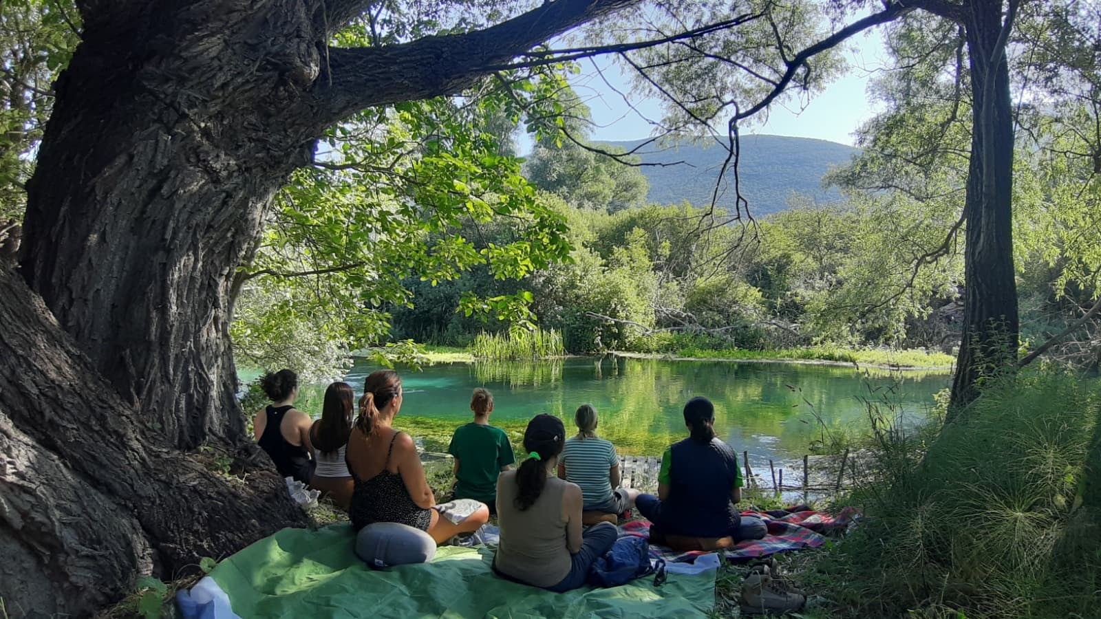 Ritiro Yoga di ferragosto 2026 tra pratiche, natura, respiro